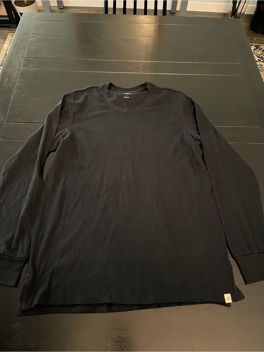 Burt's Bees Men's Black Long-Sleeve Crewneck Tee - Picture 1 of 3